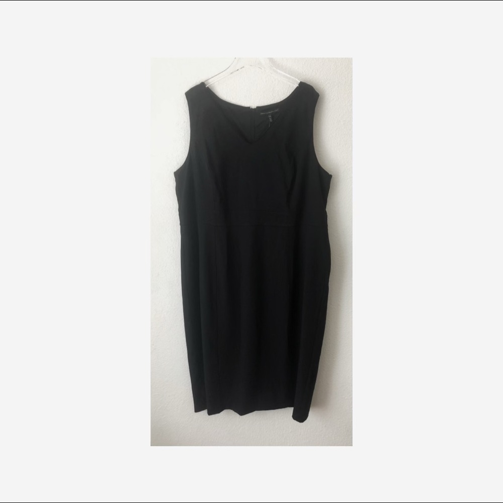 NWOT White House Black Market V Neck Sheath Dress